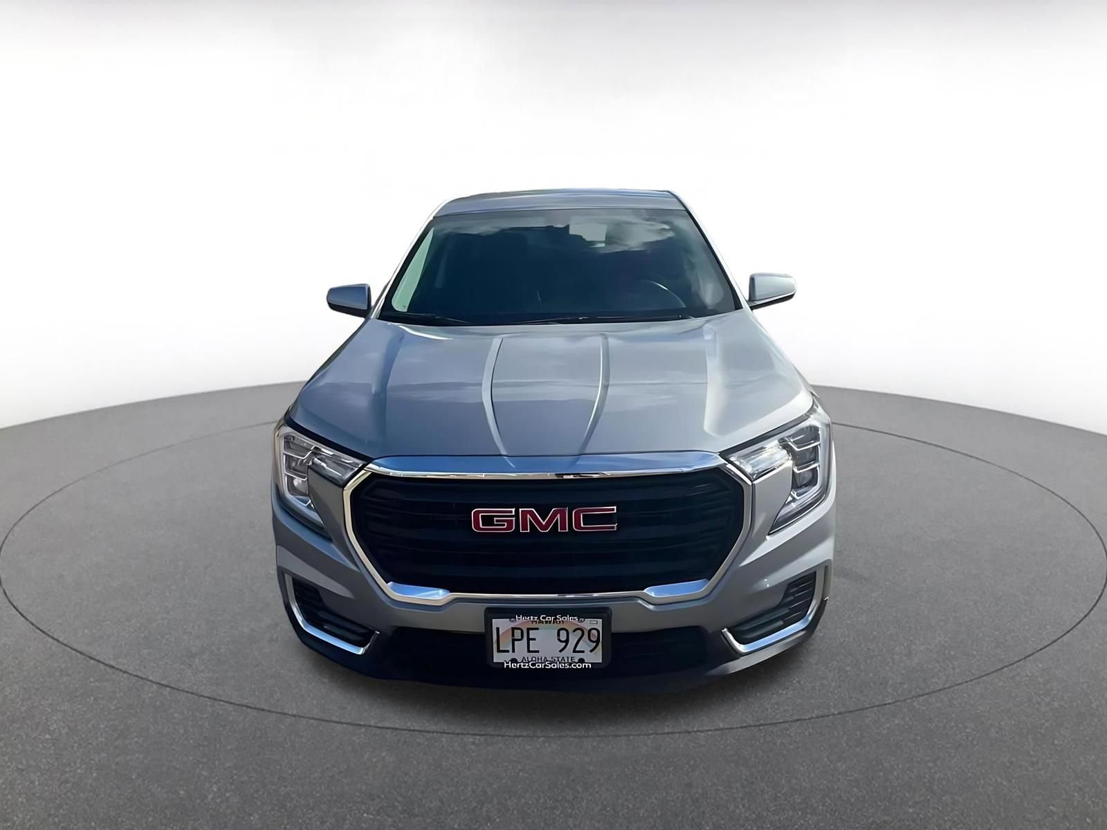 Used 2024 GMC Terrain SLE image 4