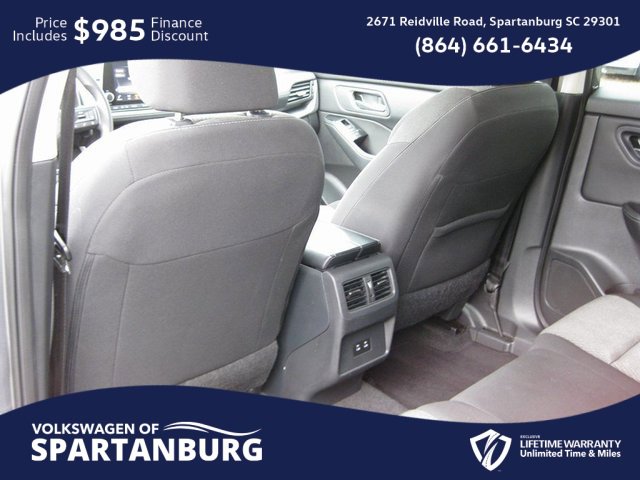 Used 2024 Nissan Rogue SV image 36