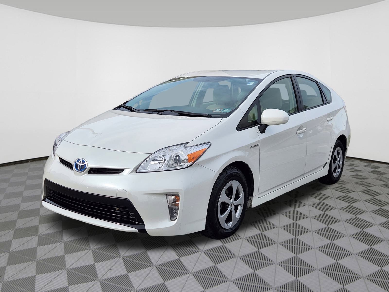 Used 2014 Toyota Prius Two image 2