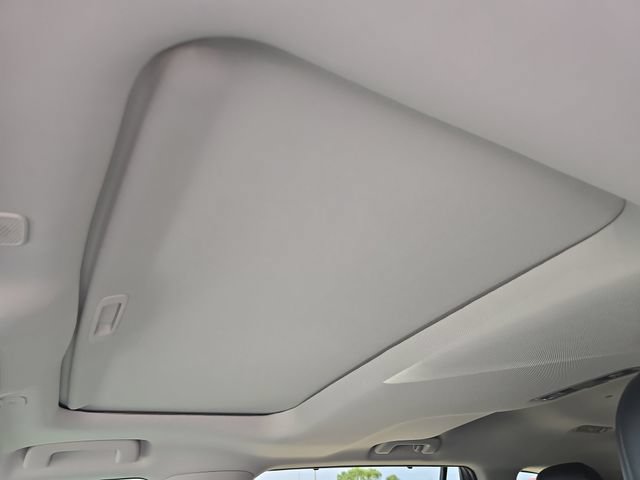 Used 2024 Toyota Highlander XLE AWD/4WD image 23