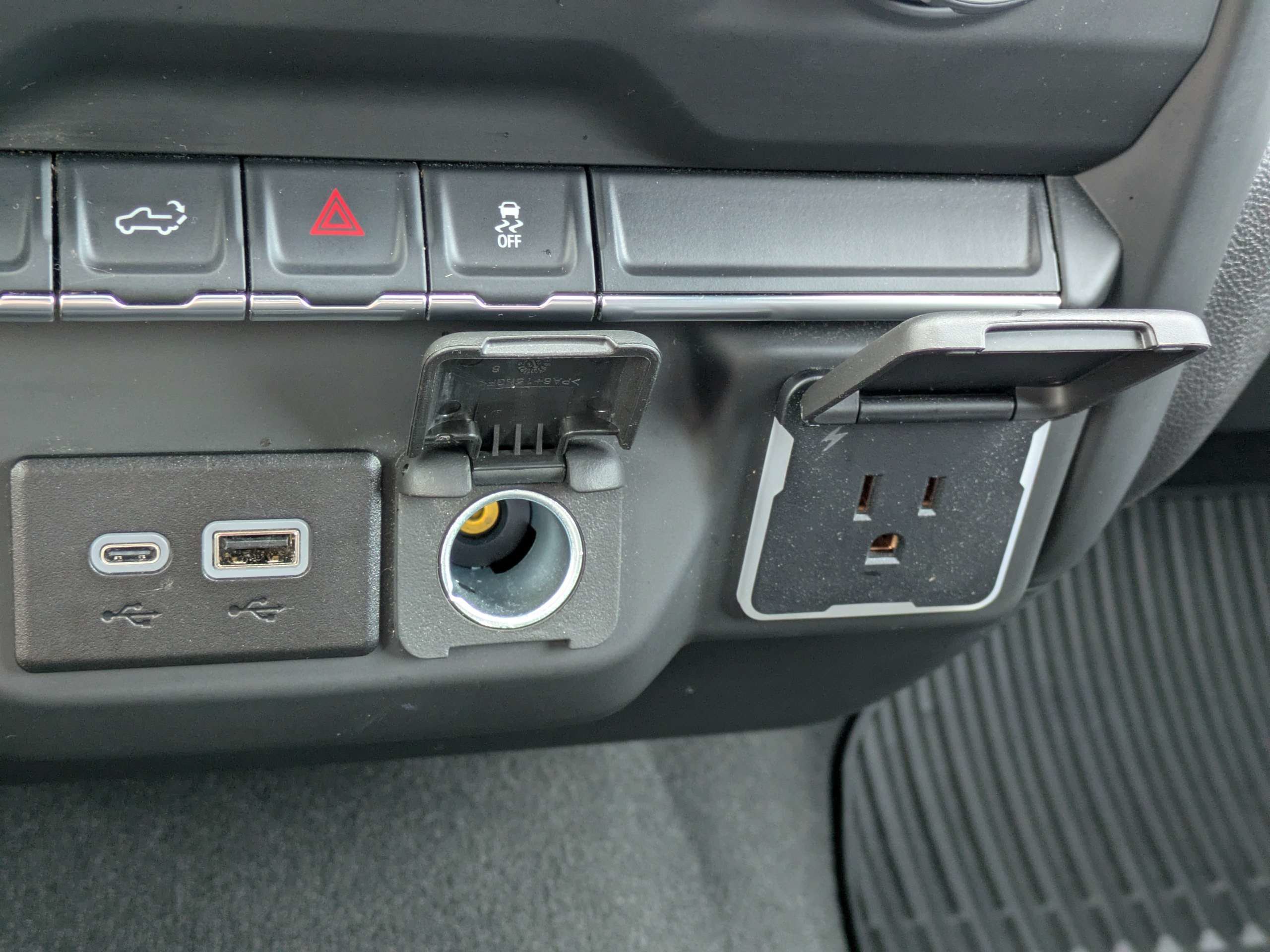 Used 2024 Chevrolet Silverado 1500 Custom w/ Turbomax Blackout Package AWD/4WD image 31