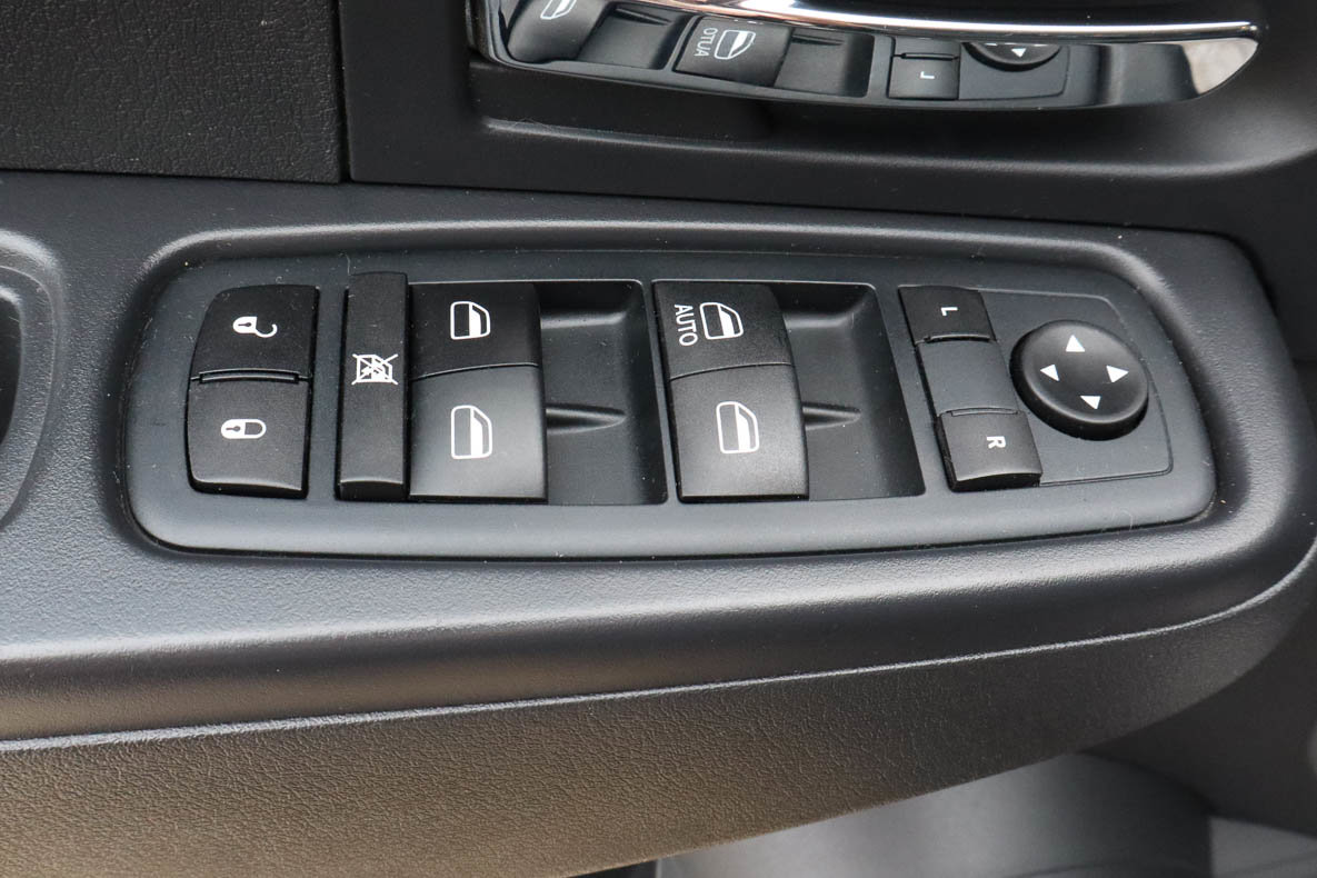 Used 2012 Jeep Liberty Sport AWD/4WD image 15
