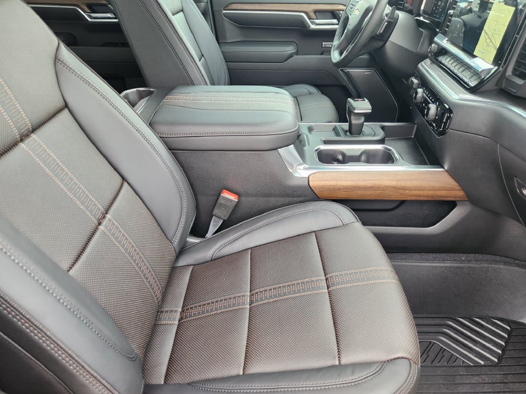 New 2026 Chevrolet Silverado 1500 High Country w/ High Country Premium Package AWD/4WD image 10