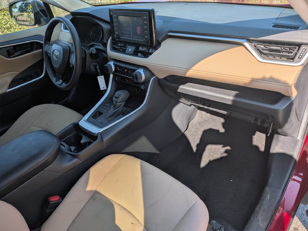 Used 2019 Toyota RAV4 LE AWD/4WD image 28