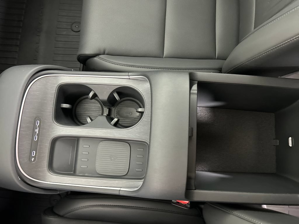 Used 2026 Hyundai Palisade SEL AWD/4WD image 14