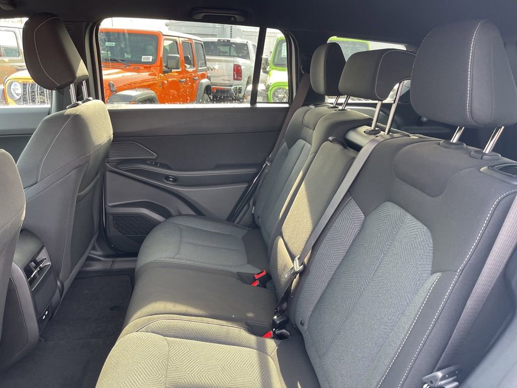 New 2026 Jeep Cherokee Laredo image 18