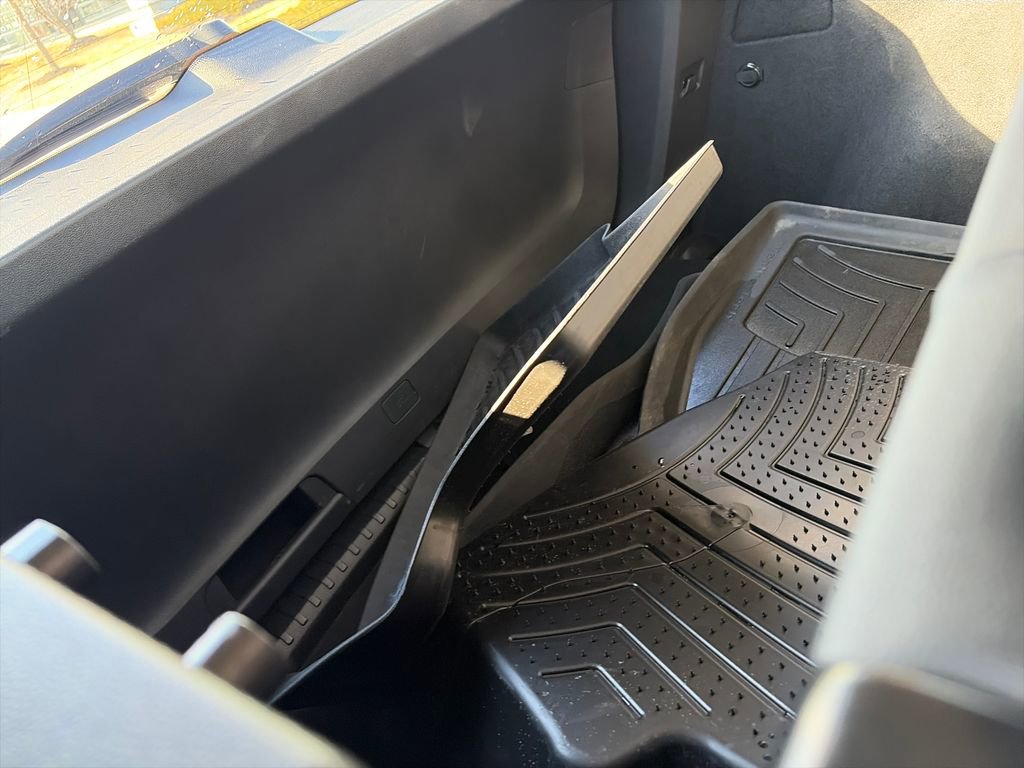 Used 2022 Volkswagen Taos SEL image 36