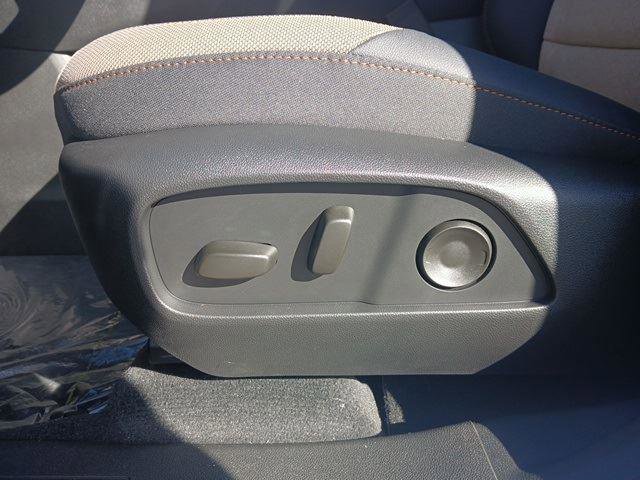 New 2026 Chevrolet Equinox ACTIV w/ Convenience Package III image 22