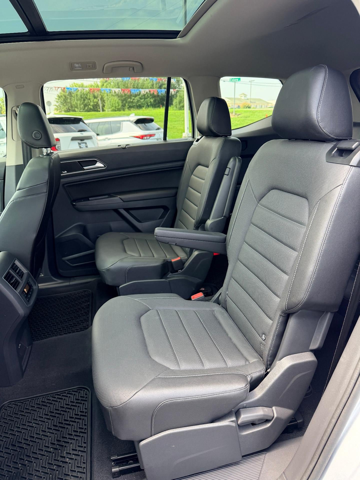Used 2019 Volkswagen Atlas SEL Premium AWD/4WD image 12