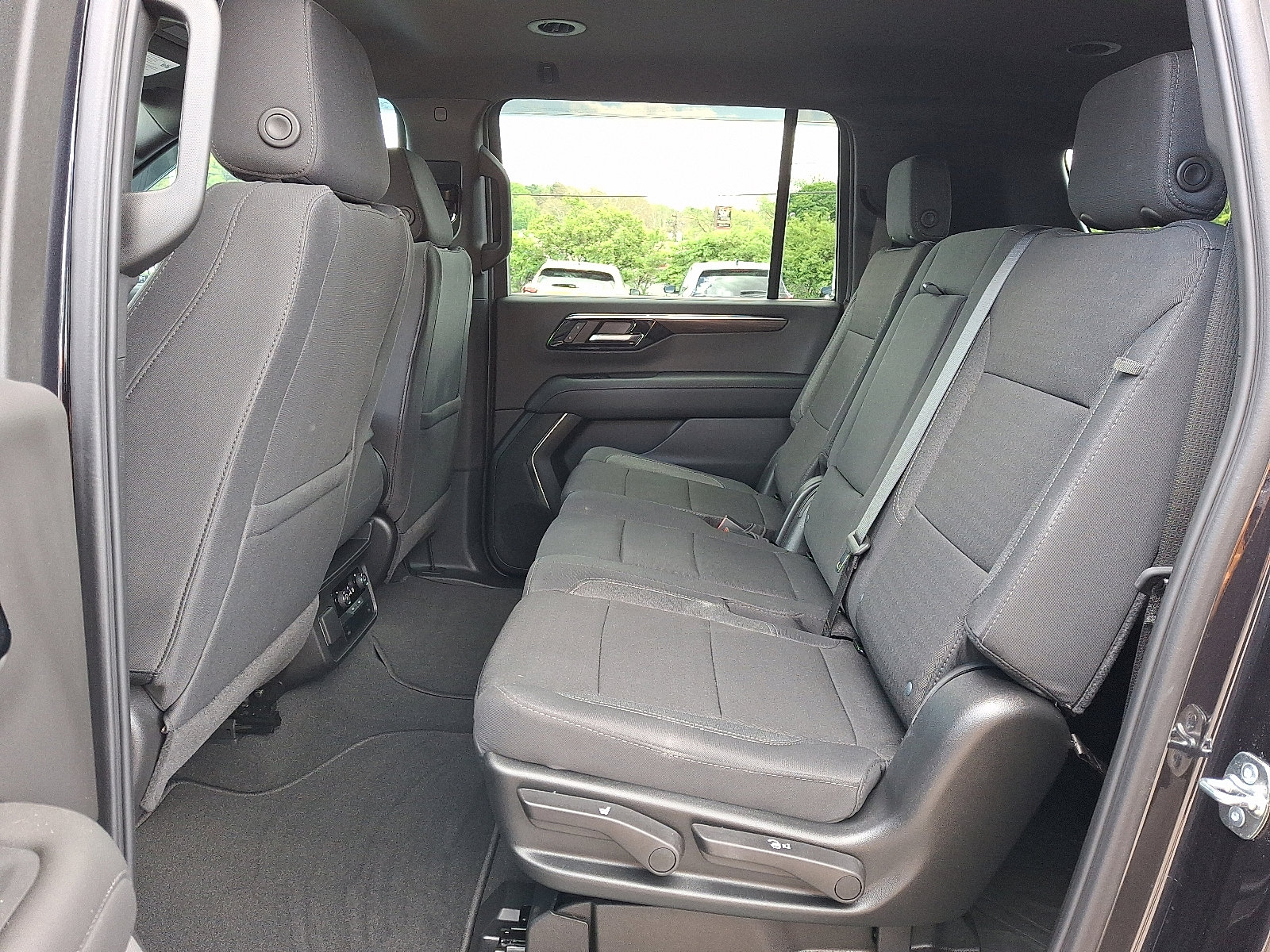 Certified 2026 Chevrolet Suburban LS AWD/4WD image 11