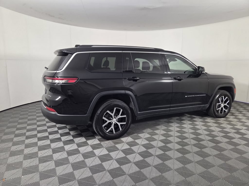 Used 2023 Jeep Grand Cherokee L Limited w/ Trailer Tow Group (B) AWD/4WD image 5