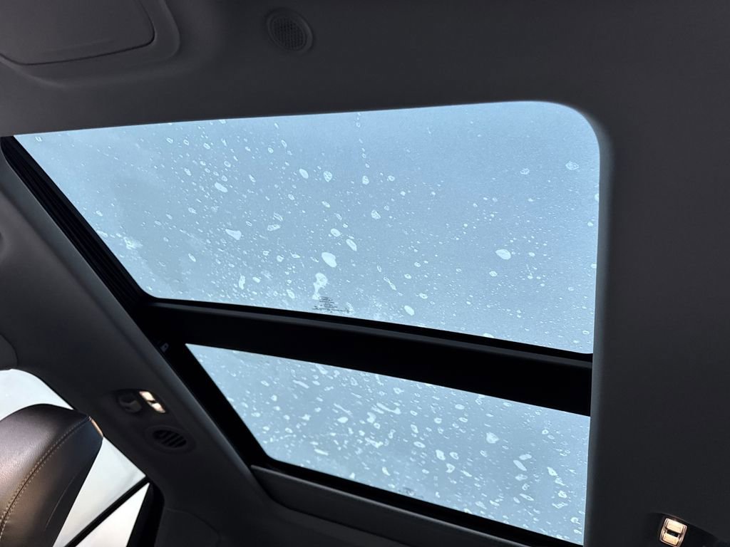 Used 2020 Ford Explorer XLT w/ Equipment Group 202A image 18