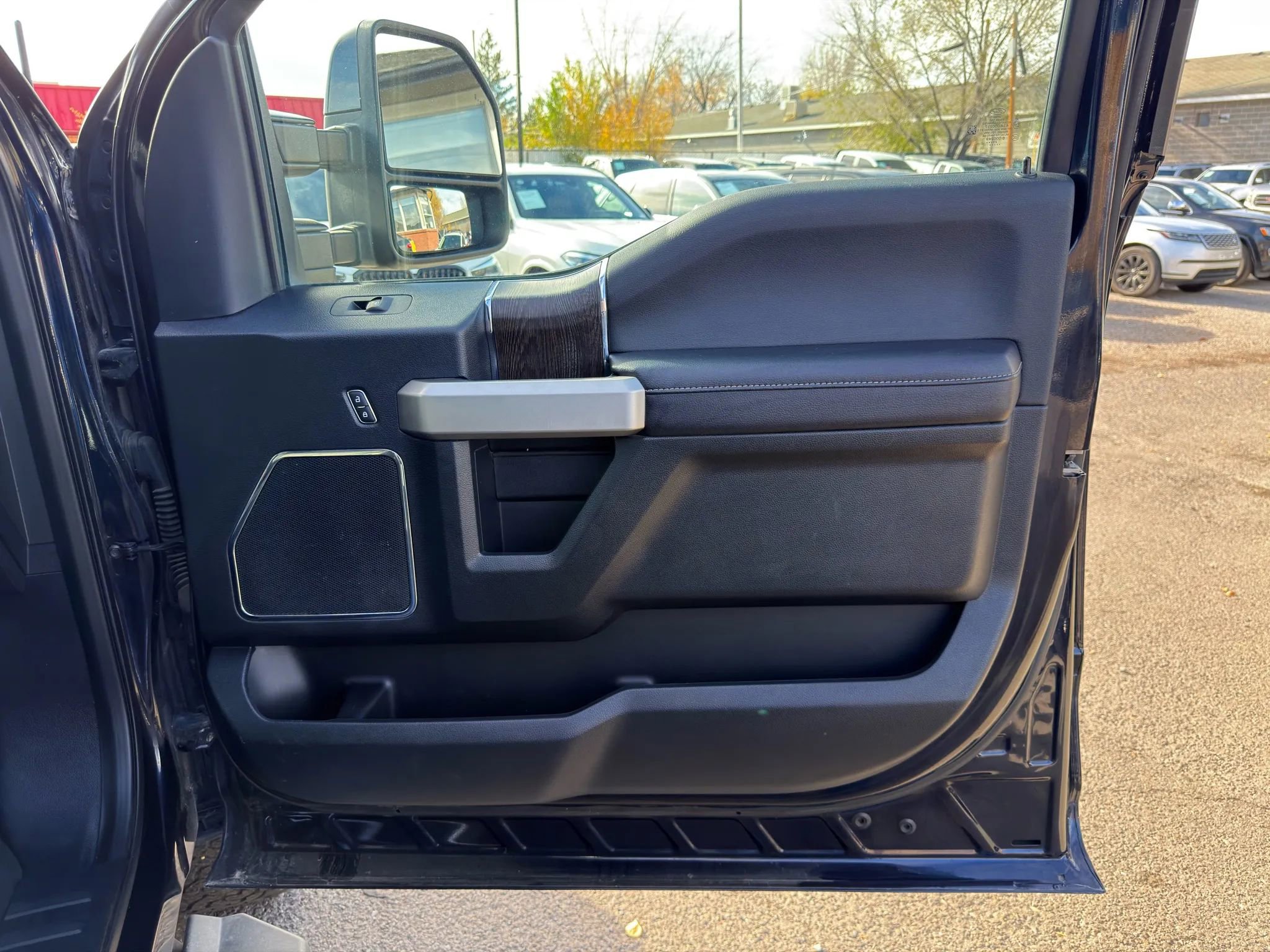 Used 2021 Ford F350 Lariat w/ Lariat Value Package AWD/4WD image 8
