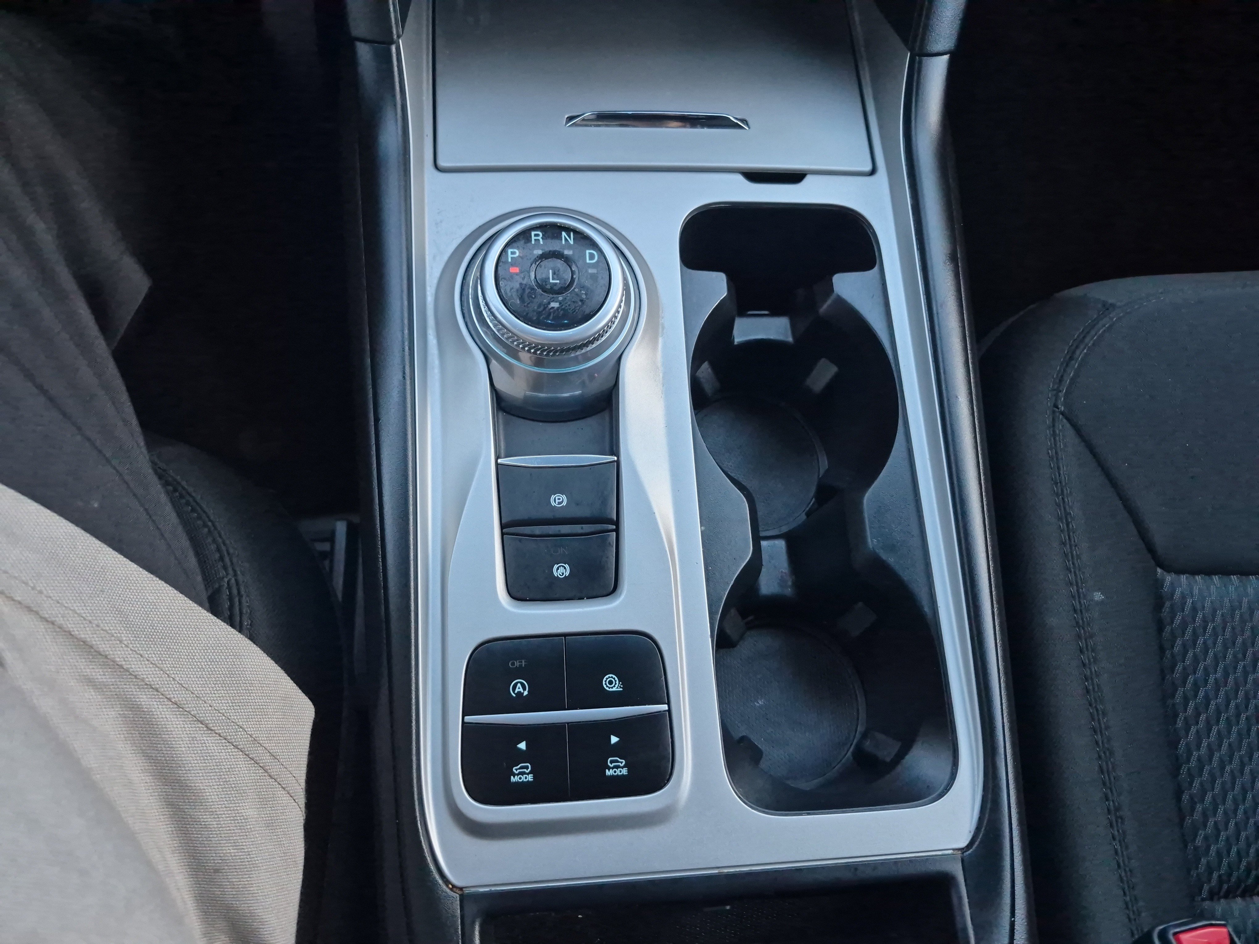 Used 2024 Ford Explorer XLT image 28