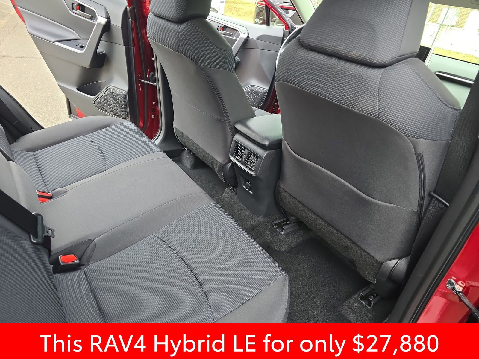 Used 2023 Toyota RAV4 LE image 17