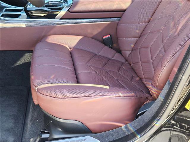 New 2025 BMW i7 eDrive50 w/ M Sport Package image 4