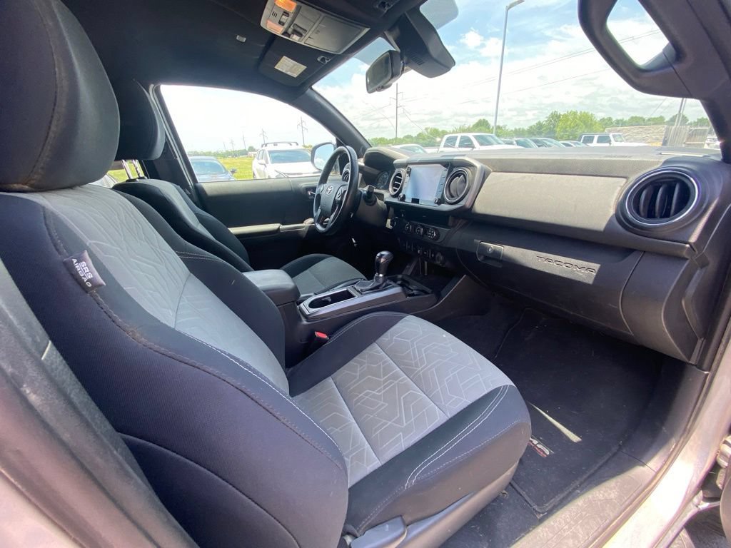 Used 2020 Toyota Tacoma TRD Off-Road w/ Technology Package RWD image 25