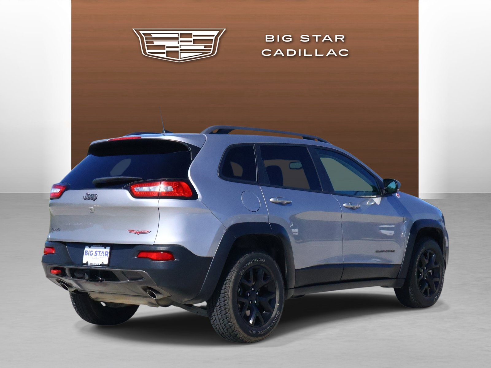 Used 2017 Jeep Cherokee Trailhawk AWD/4WD image 5
