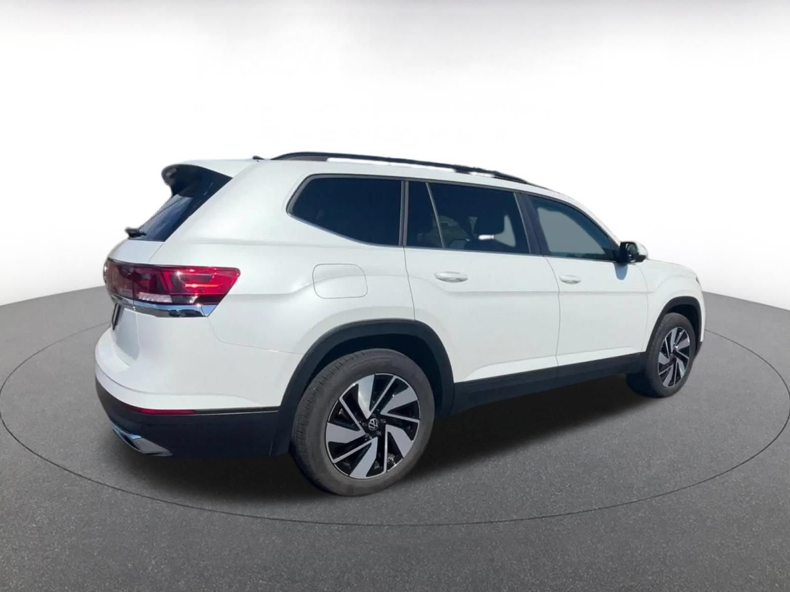 Used 2026 Volkswagen Atlas SE FWD image 14