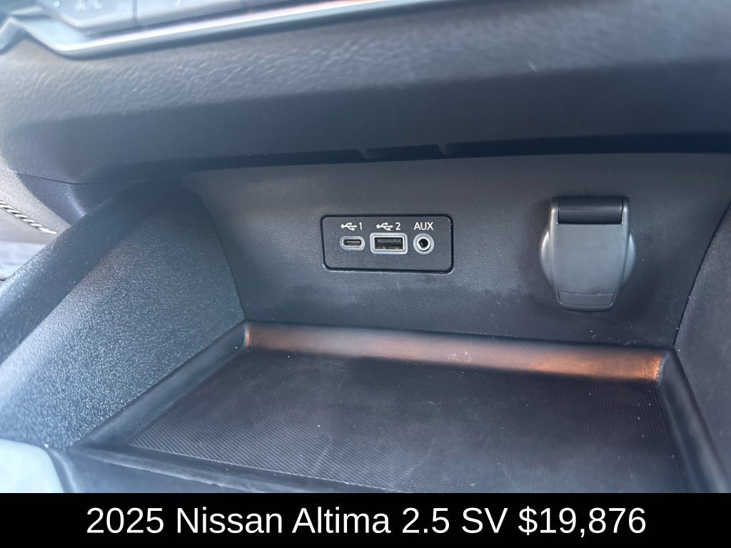 Used 2025 Nissan Altima 2.5 SV FWD image 29