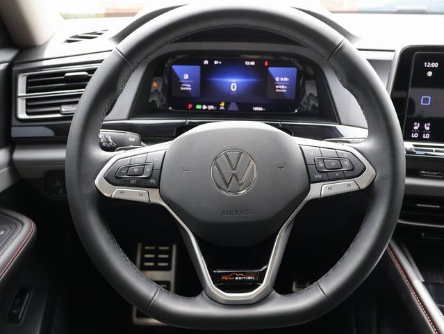 Used 2025 Volkswagen Atlas Peak Edition SE AWD/4WD image 30