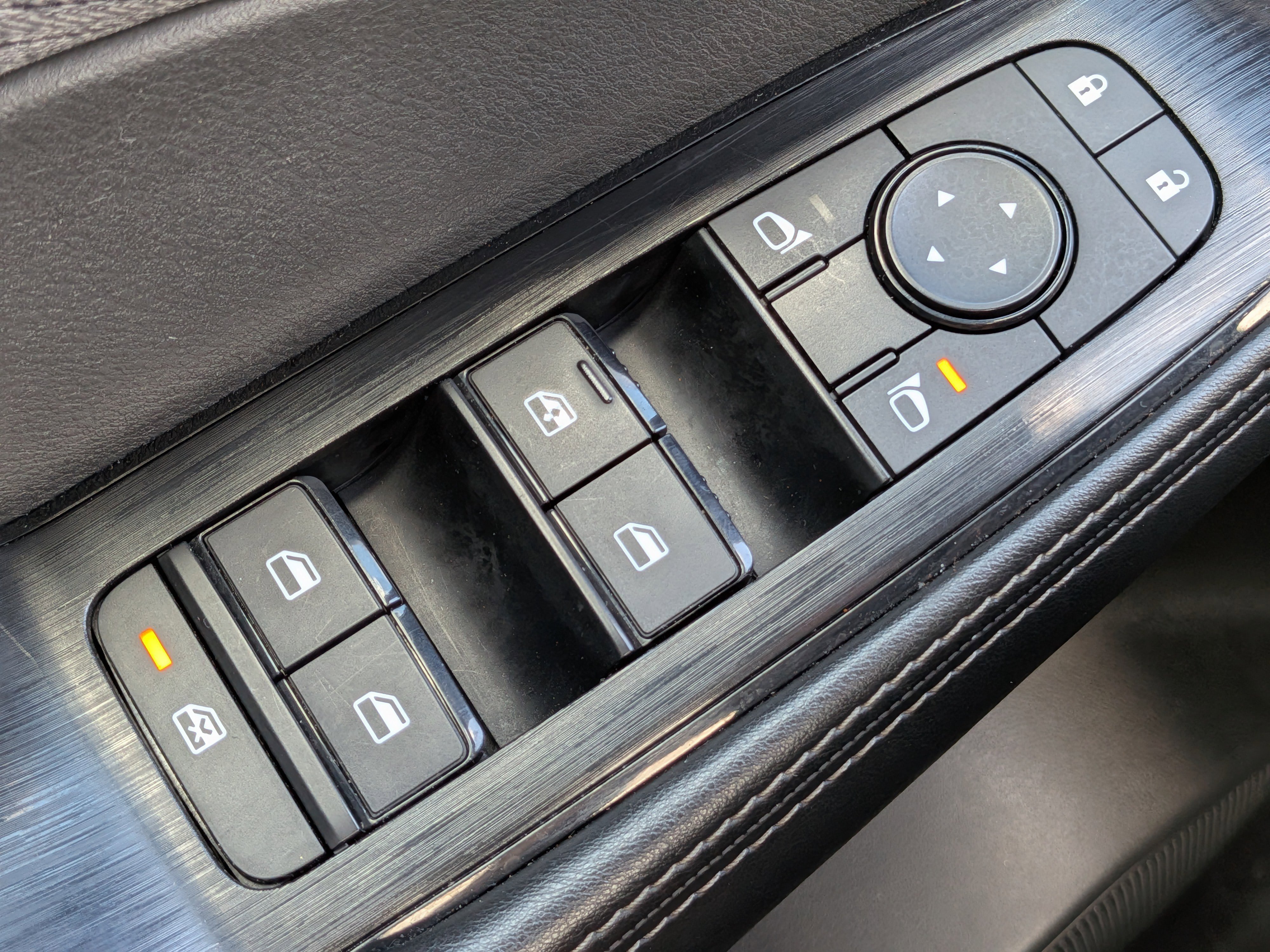 Used 2023 Nissan Rogue SV FWD image 22