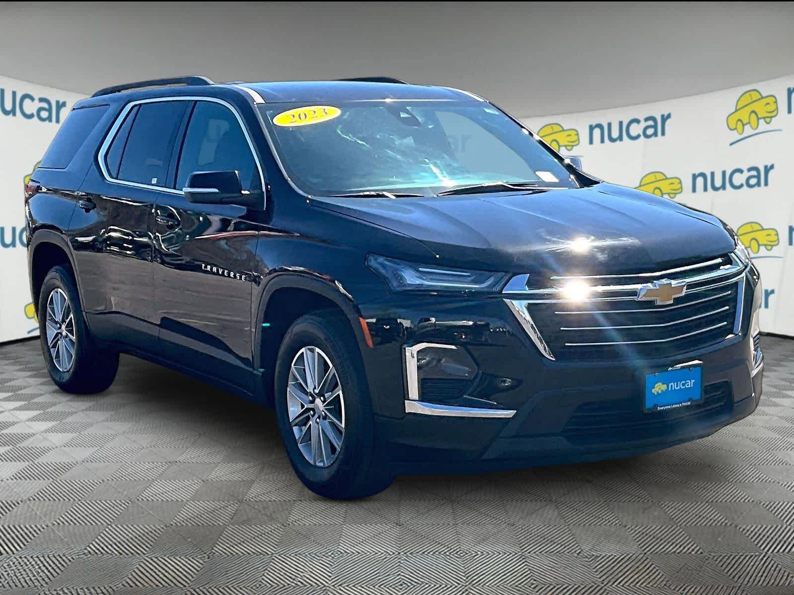 Used 2023 Chevrolet Traverse LT AWD/4WD image 1