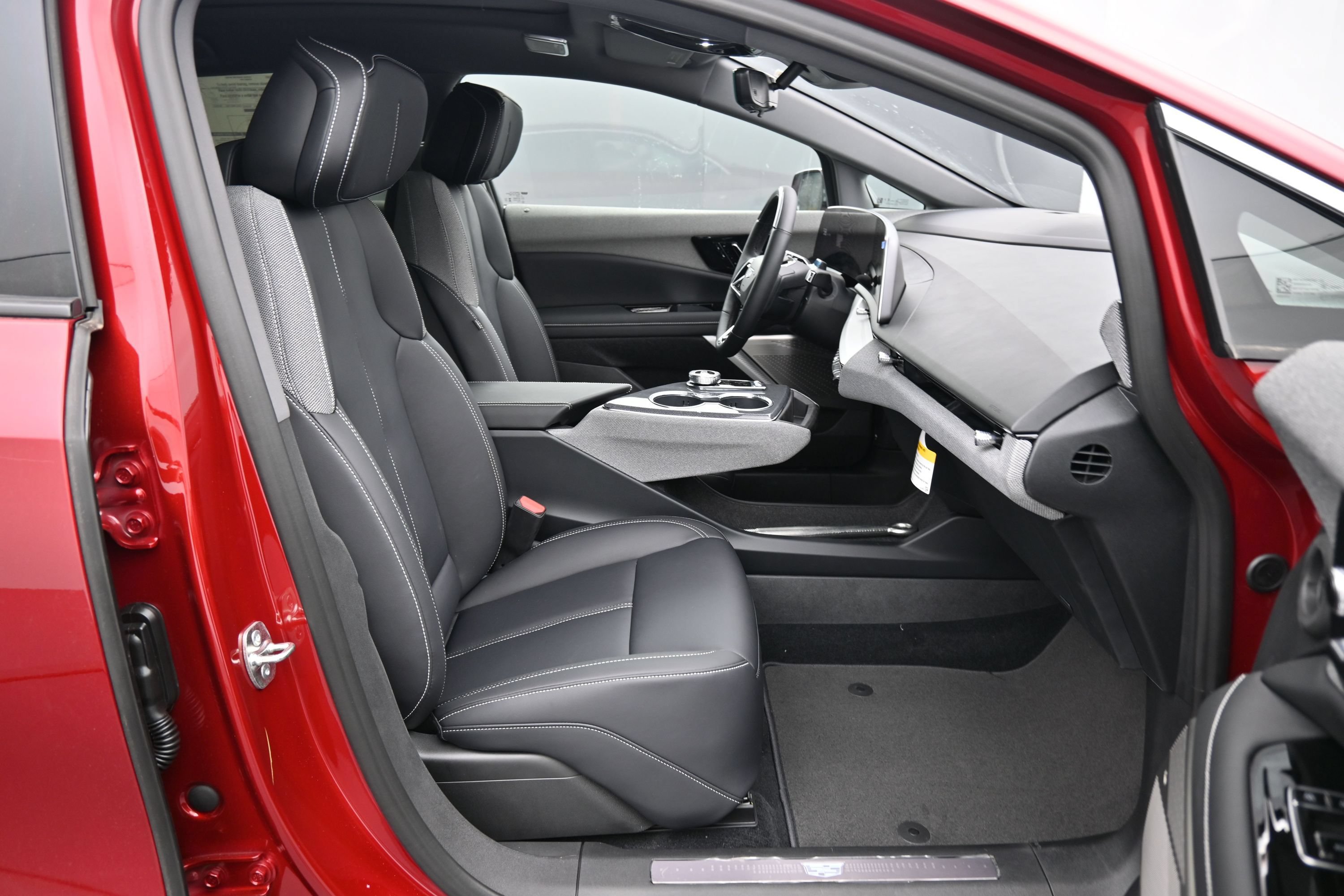 New 2026 Cadillac Optiq Luxury 1 w/ LPO, Floor Liner Package AWD/4WD image 13