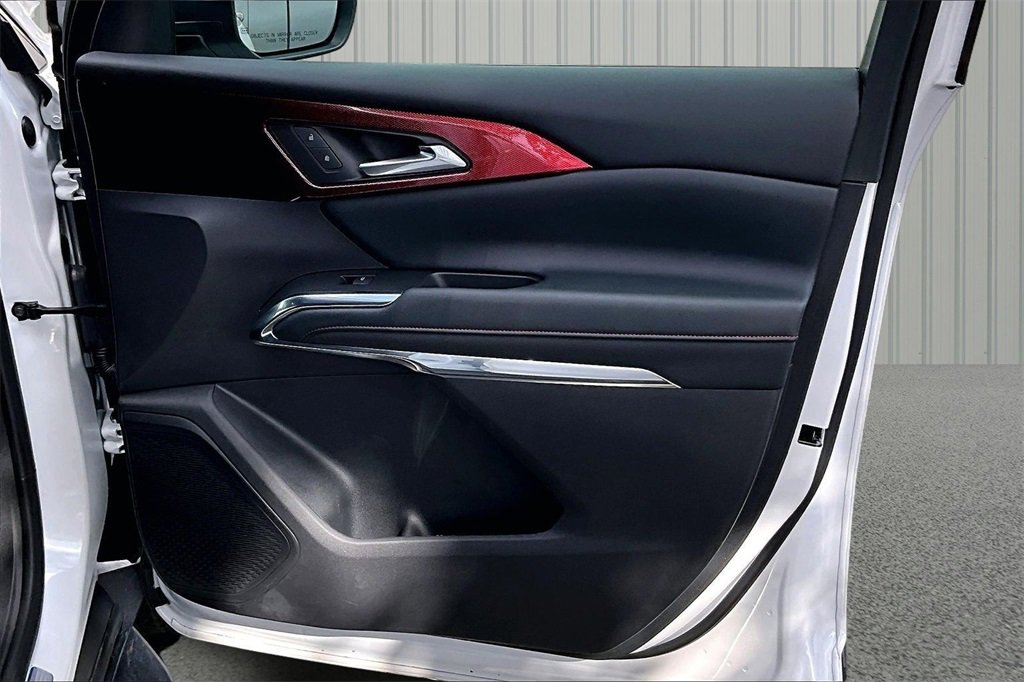 Used 2025 Chevrolet Traverse Z71 w/ Driver Confidence Package image 18