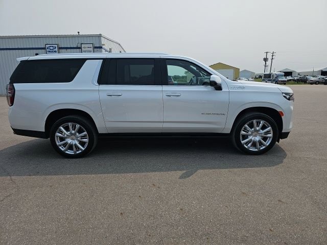Used 2023 Chevrolet Suburban High Country w/ Premium Package 2 image 6