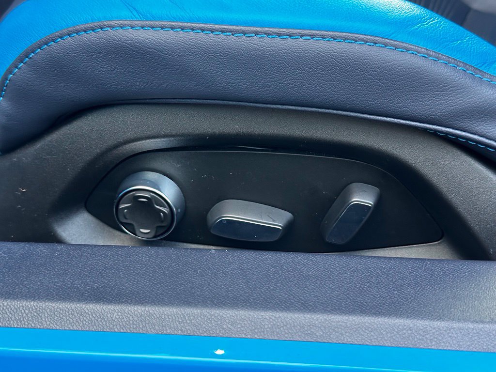 Used 2021 Chevrolet Corvette Stingray Premium Cpe w/ Battery Protection Package RWD image 17
