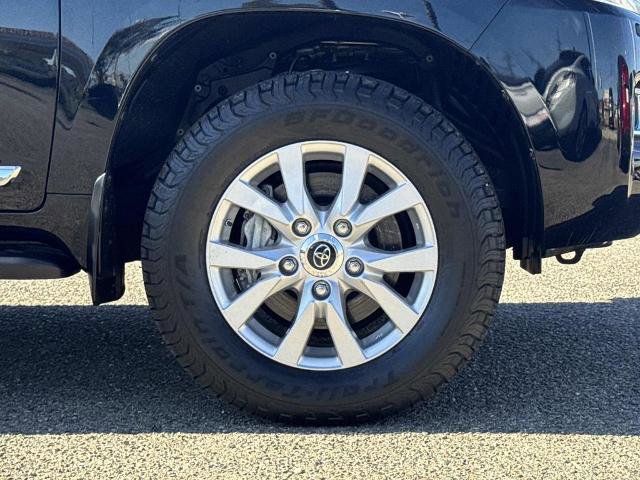 Used 2020 Toyota Land Cruiser w/ Preferred Accessory Package image 31