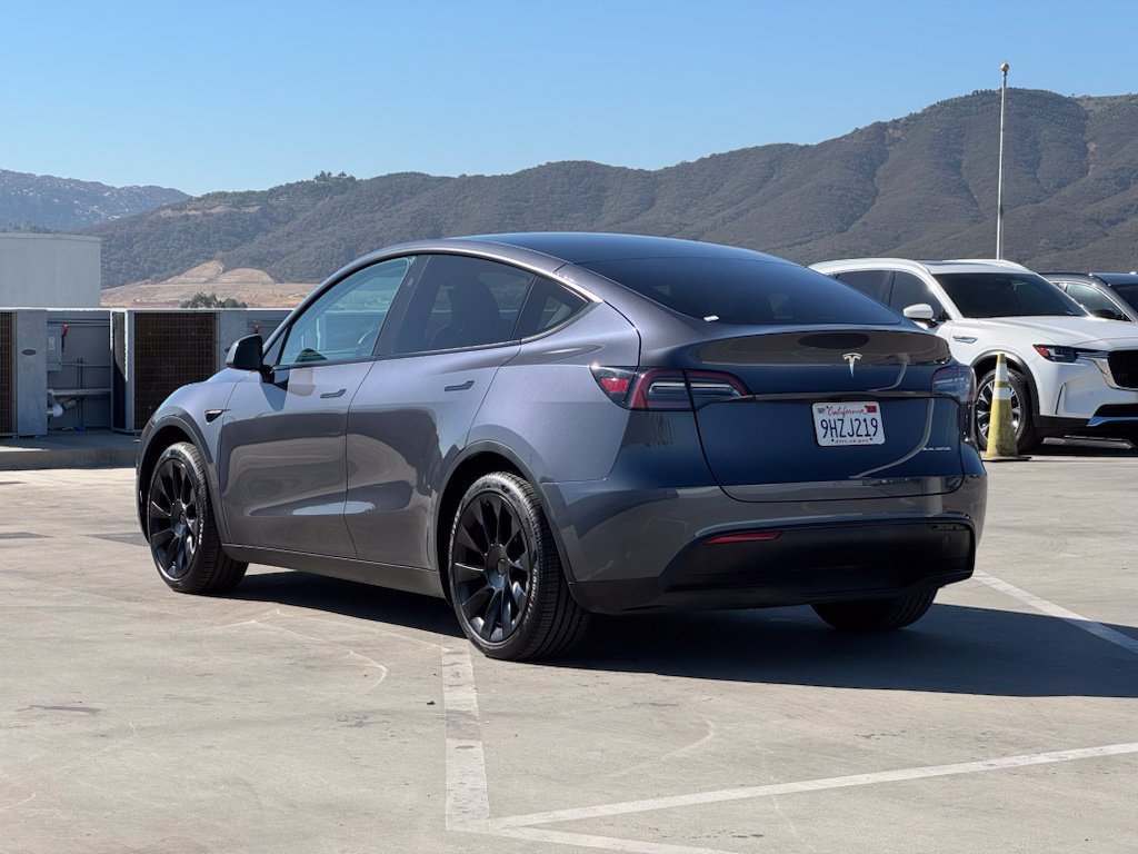 Used 2023 Tesla Model Y Long Range AWD/4WD image 32