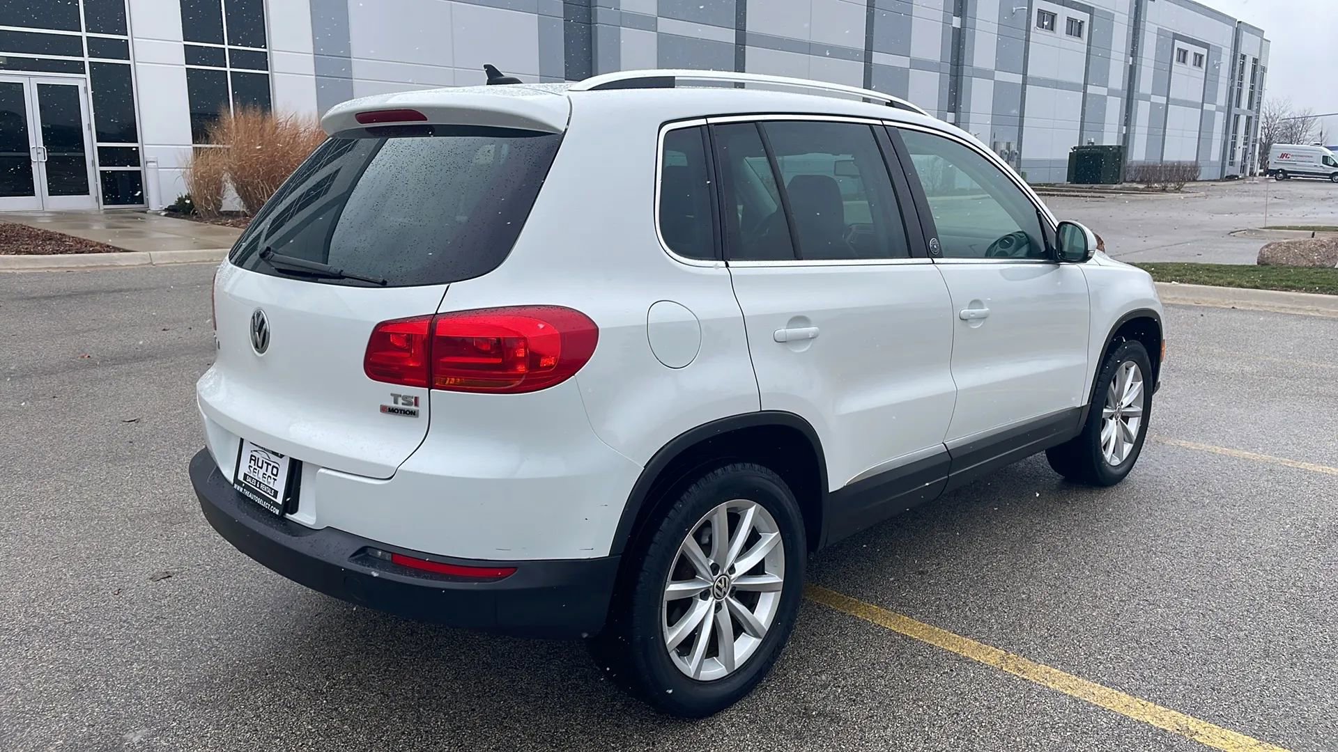 Used 2017 Volkswagen Tiguan Wolfsburg Edition AWD/4WD image 6