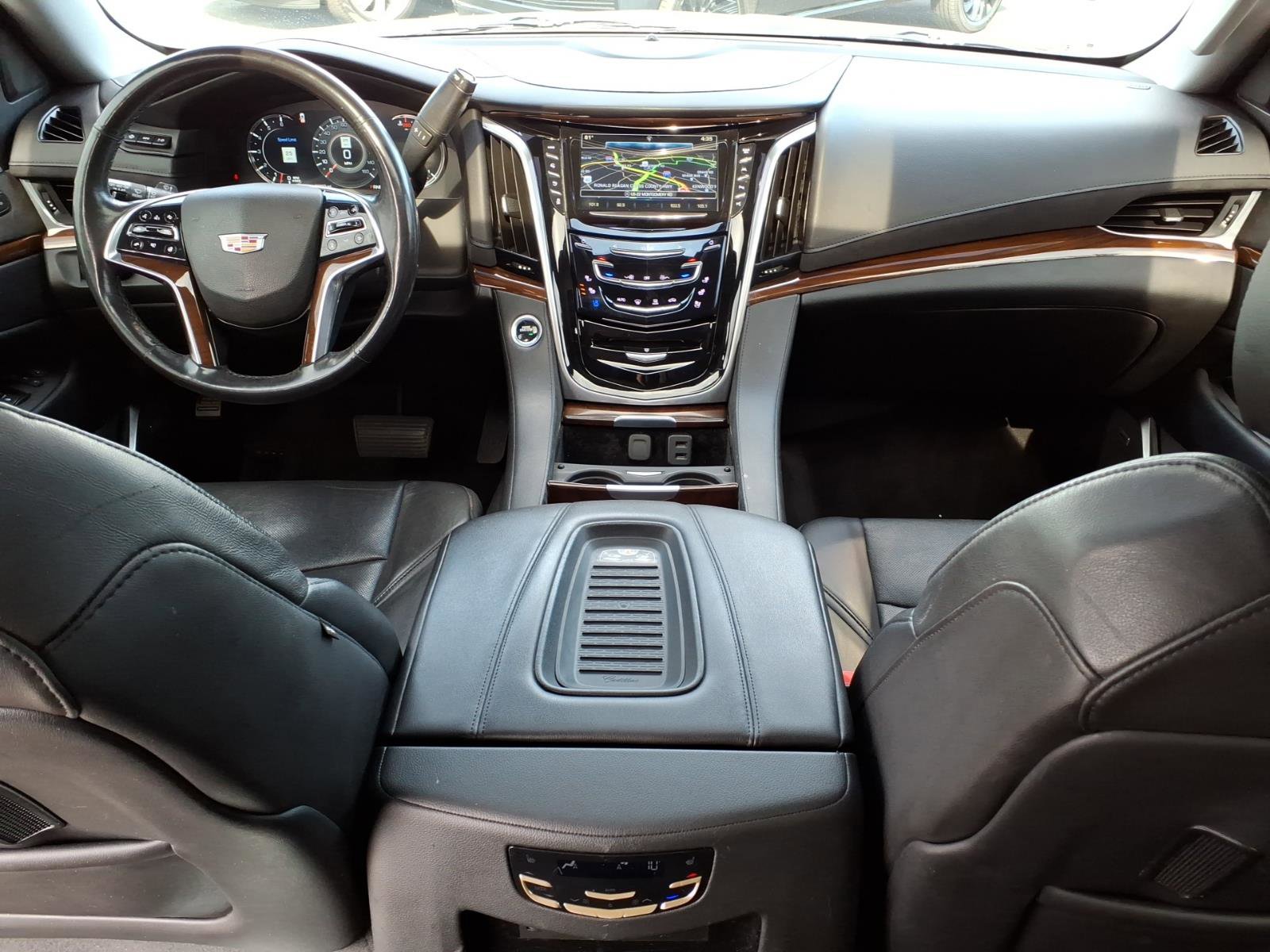 Used 2020 Cadillac Escalade Luxury image 24