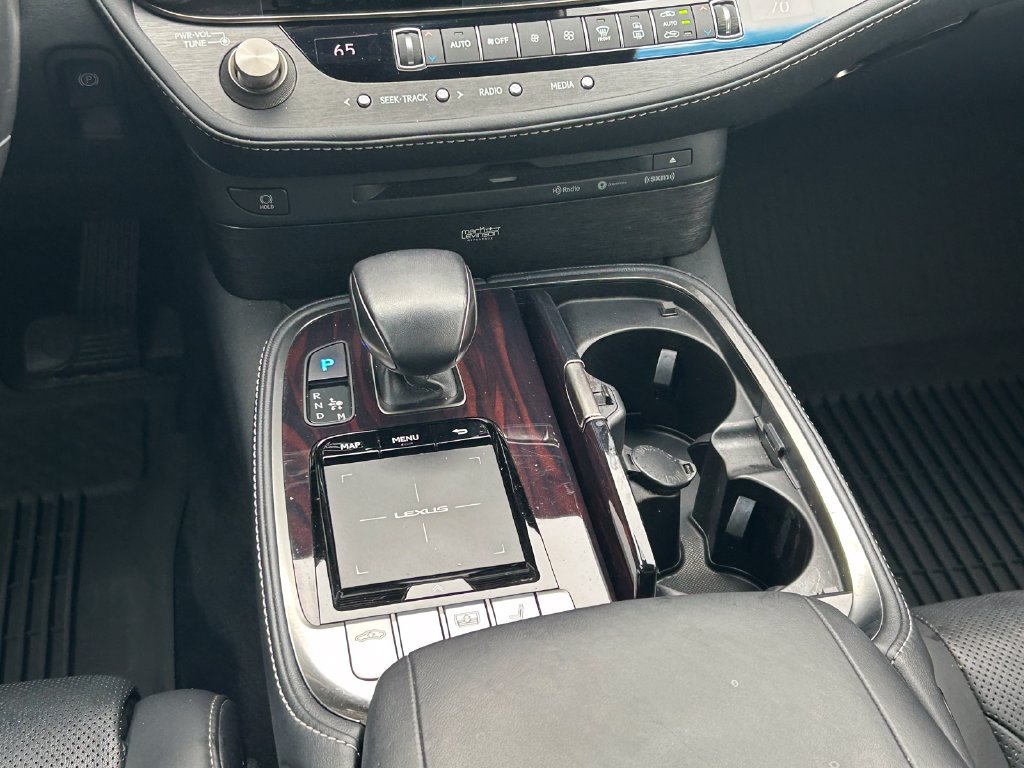 Used 2020 Lexus LS 500 w/ Interior Upgrade Package RWD image 20