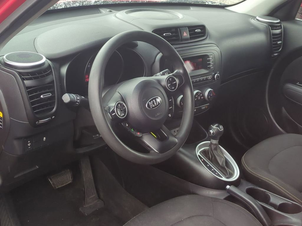 Used 2014 Kia Soul + FWD image 13