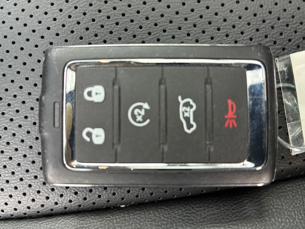 New 2024 Jeep Grand Cherokee Limited 4xe w/ Luxury Tech Group II image 31