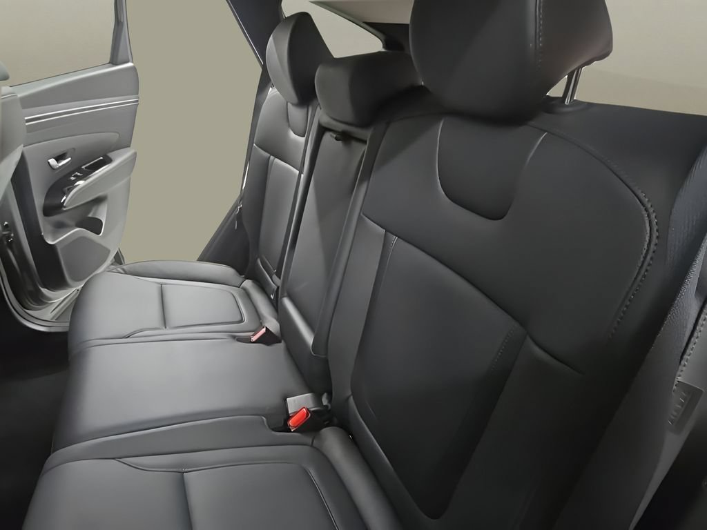 Certified 2024 Hyundai Tucson Limited AWD/4WD image 17