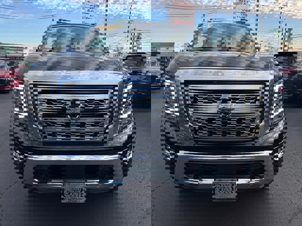 Used 2021 Nissan Titan Platinum Reserve w/ Moonroof Package image 8