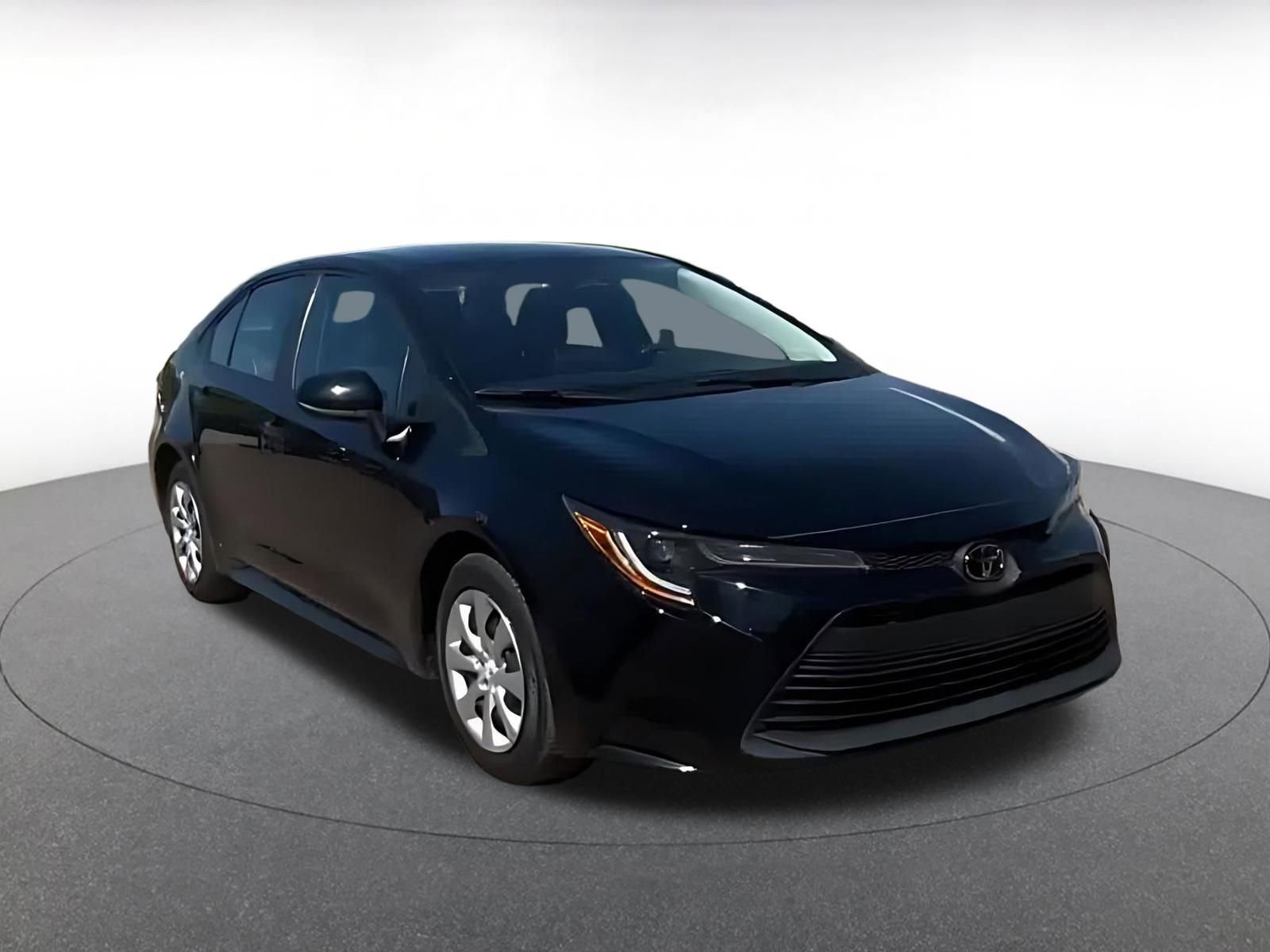 Used 2025 Toyota Corolla LE video 2