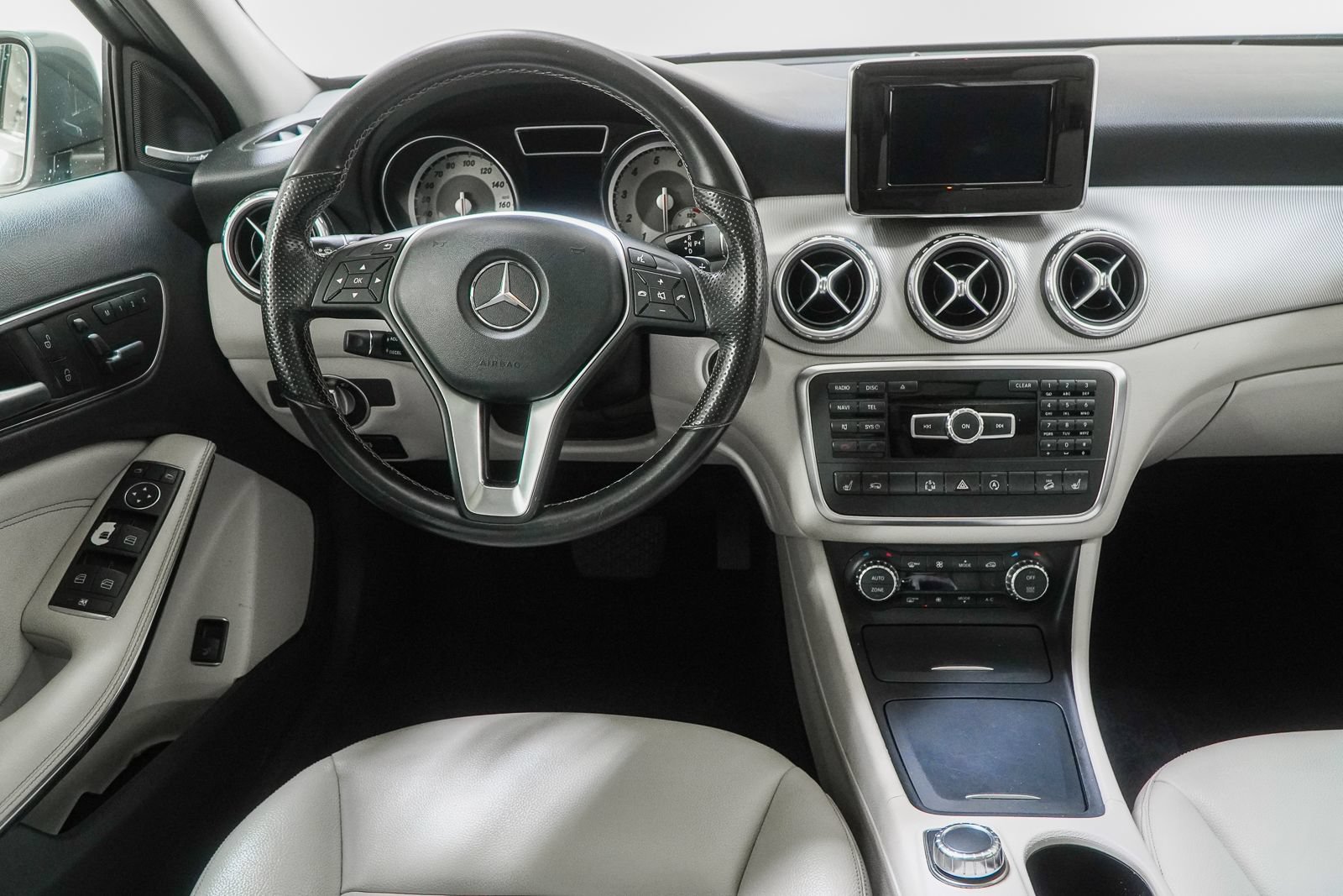 Used 2015 Mercedes-Benz GLA 250 4MATIC image 22