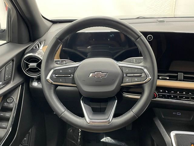 Certified 2025 Chevrolet Equinox ACTIV w/ Safety and Technology Package image 6