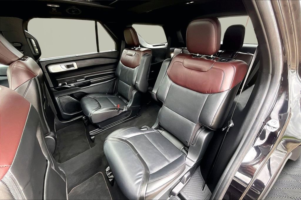 Certified 2023 Ford Explorer Platinum w/ Technology Package AWD/4WD image 26