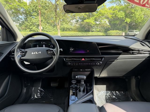 Used 2025 Kia Niro EX FWD image 35