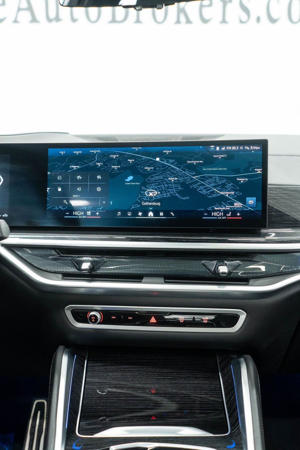 Used 2025 BMW X6 xDrive40i w/ Climate Comfort Package image 22