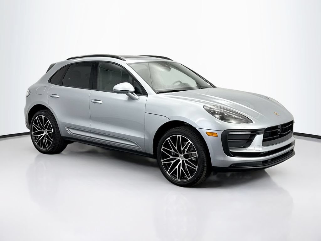 Used 2026 Porsche Macan AWD/4WD image 9