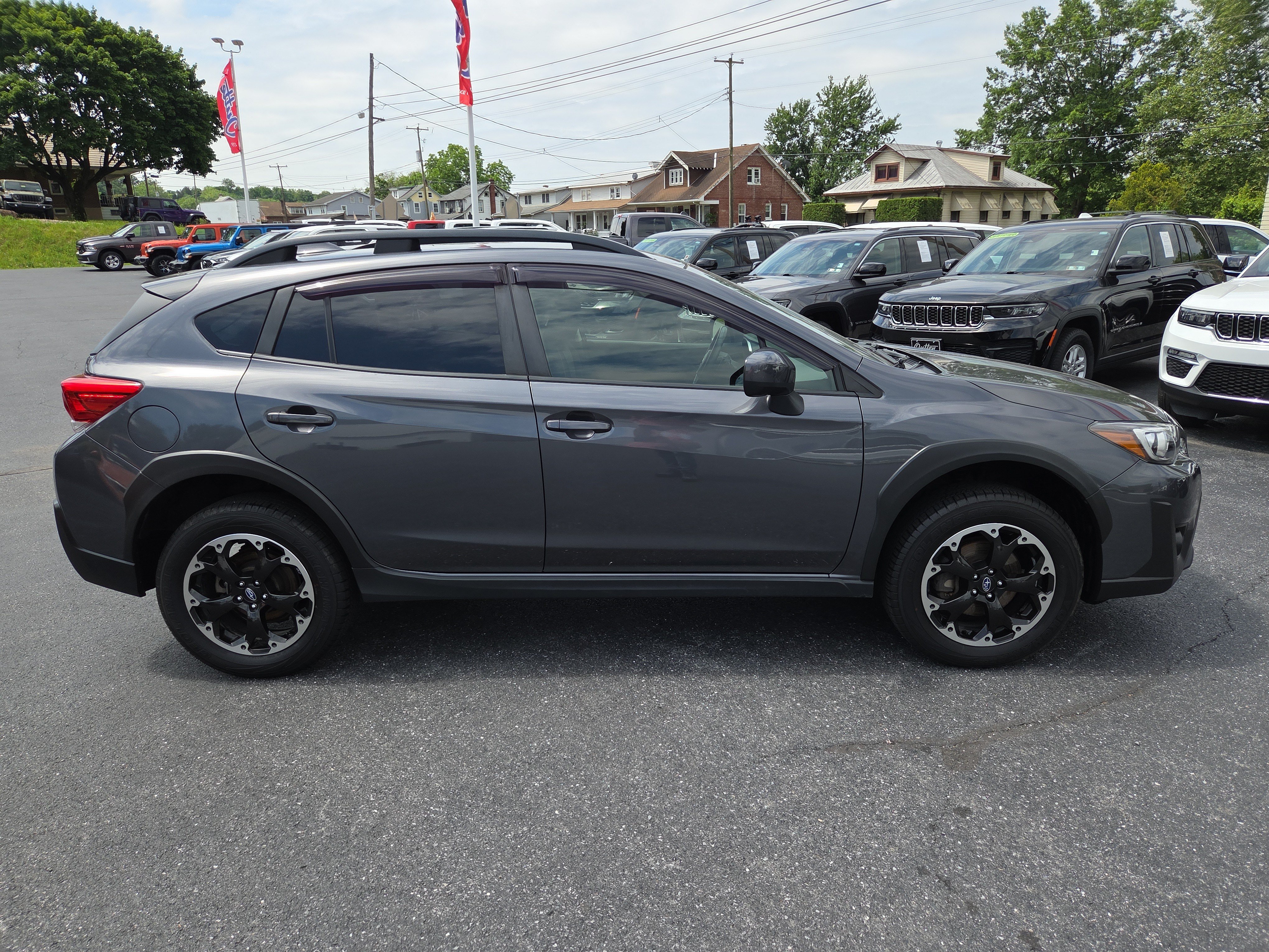Used 2022 Subaru Crosstrek 2.0i Premium w/ Popular Package #3 AWD/4WD image 2