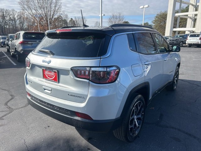 Used 2024 Jeep Compass Limited image 5