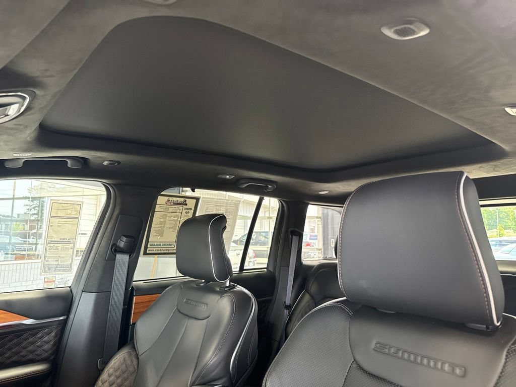 Used 2025 Jeep Grand Cherokee Summit AWD/4WD image 20